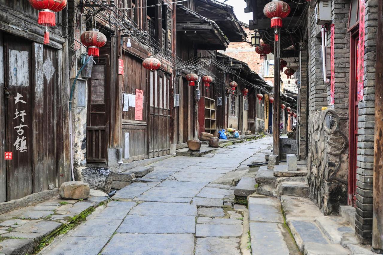 Wing Hotel Guilin- Pedestrian Street Екстер'єр фото